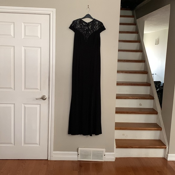 Size 8 Adrianna Papell Formal Evening Dress - Picture 2 of 3